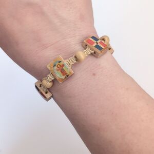 NWOT Cream Wood Beaded Catholic‎ Cross Adjustable Slider Bracelet